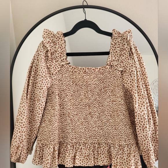 NWT Ruffle Top from The Drop in Praline Dot - Picture 2 of 5